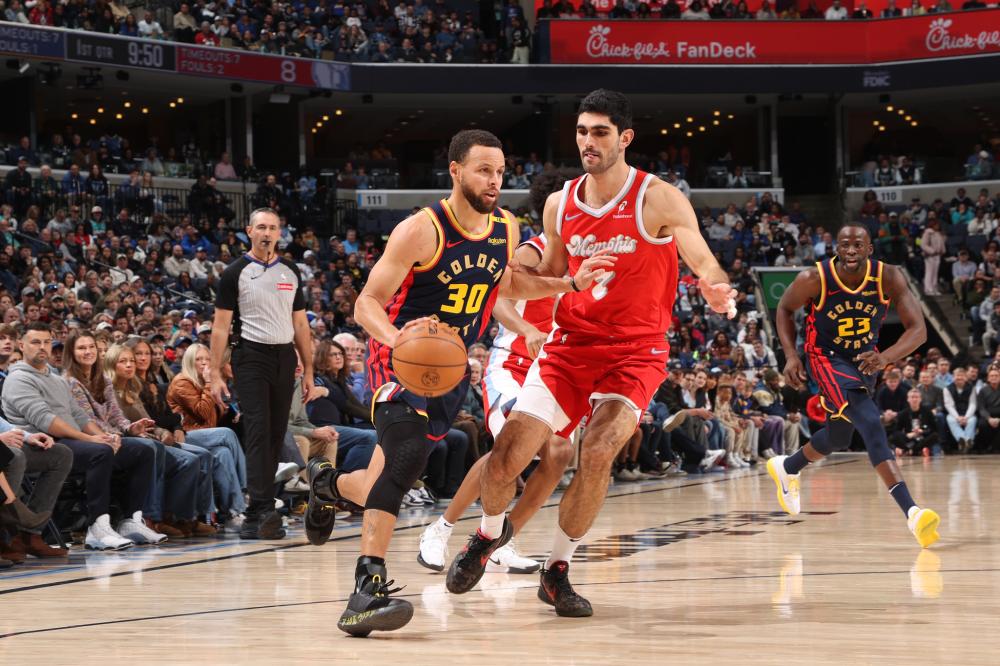 她的表现不 她的表现不